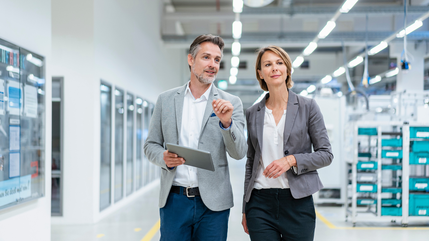 Geschäftspartner in Fabrik_291774267